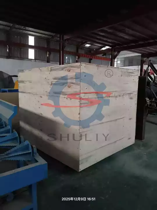 배송용 잘 포장된 통나무 벗김기